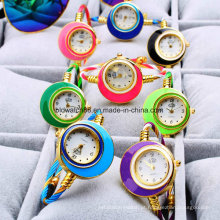 Relógio de pulseira de tamanho pequeno da moda nova banda cabo feminino